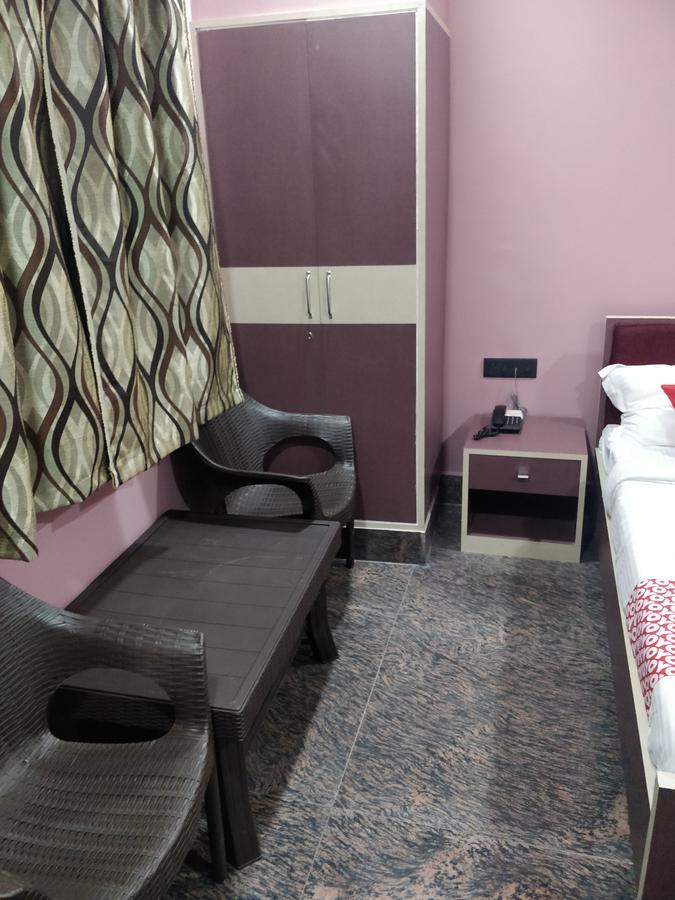 Oyo 16871 Anant Home Stay Shillong Exterior foto