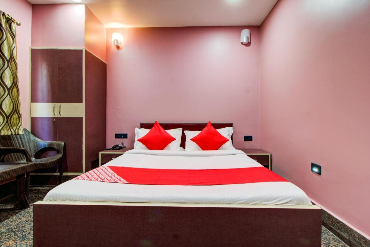 Oyo 16871 Anant Home Stay Shillong Exterior foto