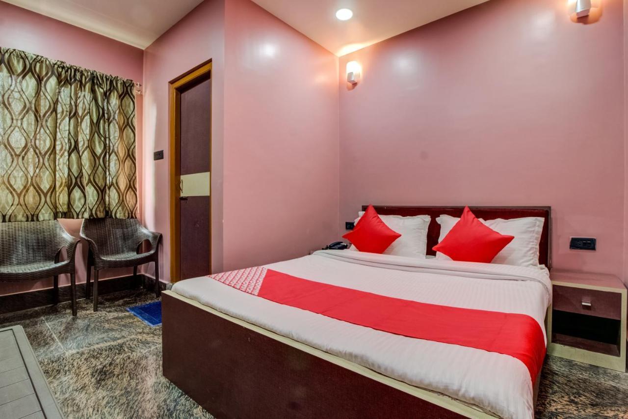 Oyo 16871 Anant Home Stay Shillong Exterior foto