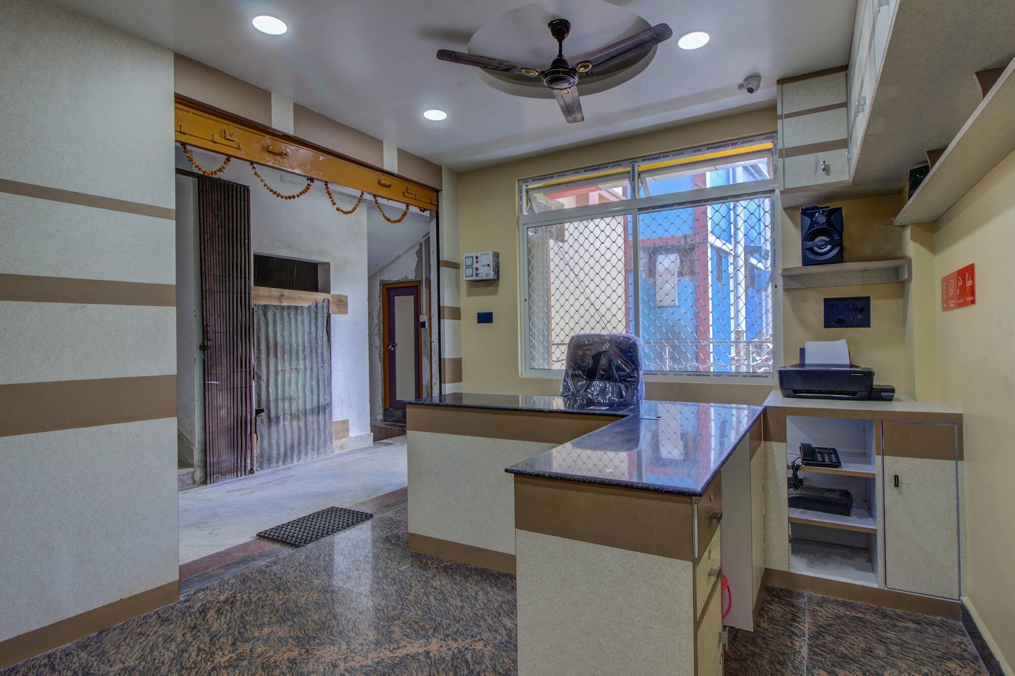 Oyo 16871 Anant Home Stay Shillong Exterior foto